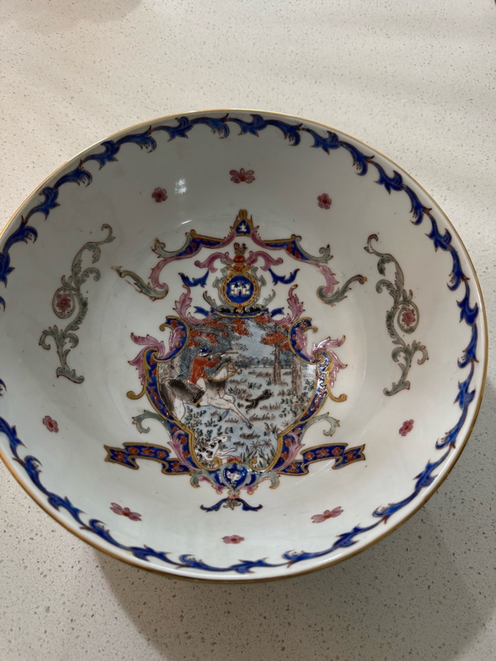 Vintage Chinosiere Hunt Scene Large Bowl Made in China NOT FOR FOOD 10” x 5 1/2”